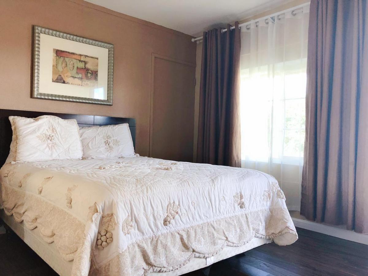 Royal Inn And Suites Hemet Εξωτερικό φωτογραφία