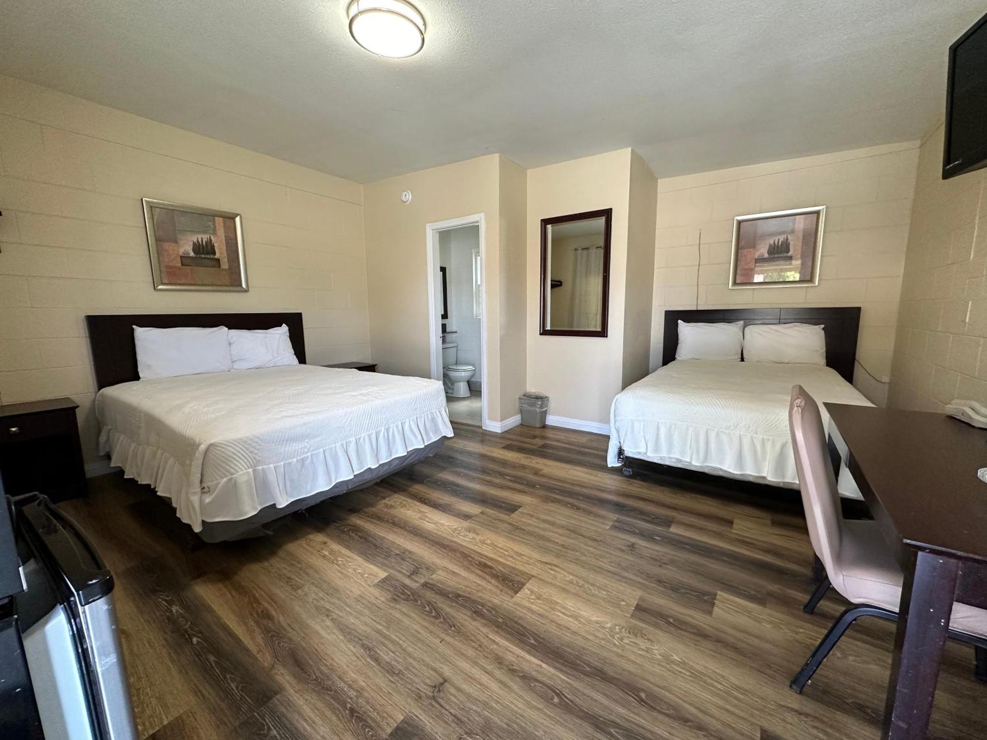 Royal Inn And Suites Hemet Εξωτερικό φωτογραφία