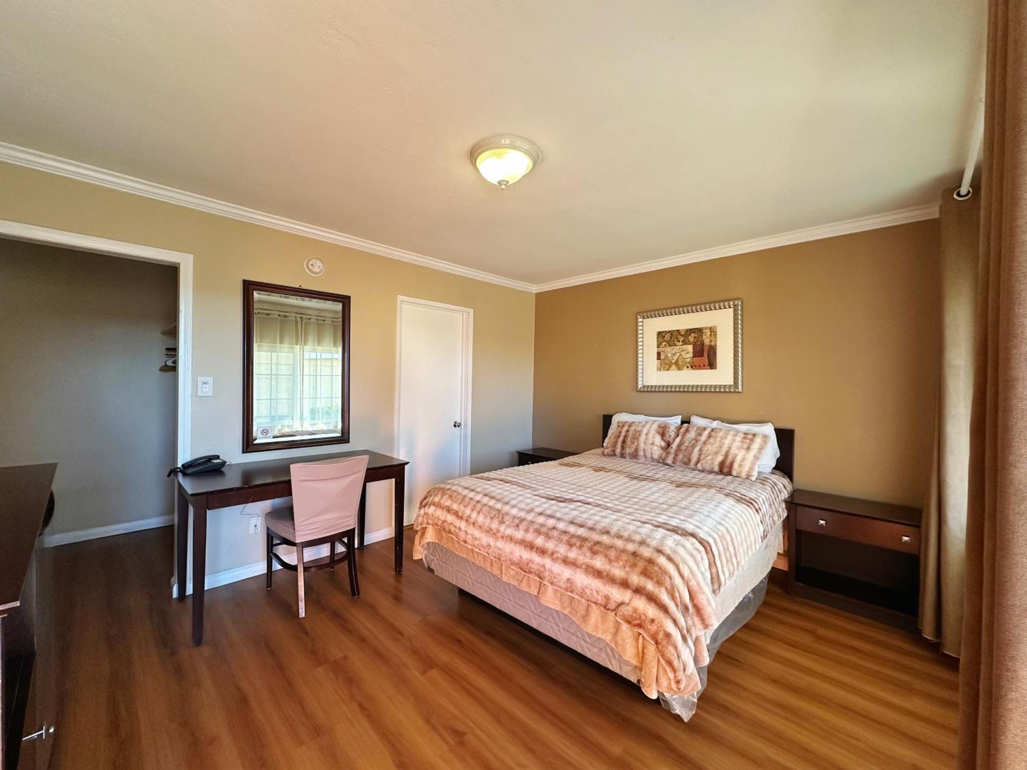 Royal Inn And Suites Hemet Εξωτερικό φωτογραφία