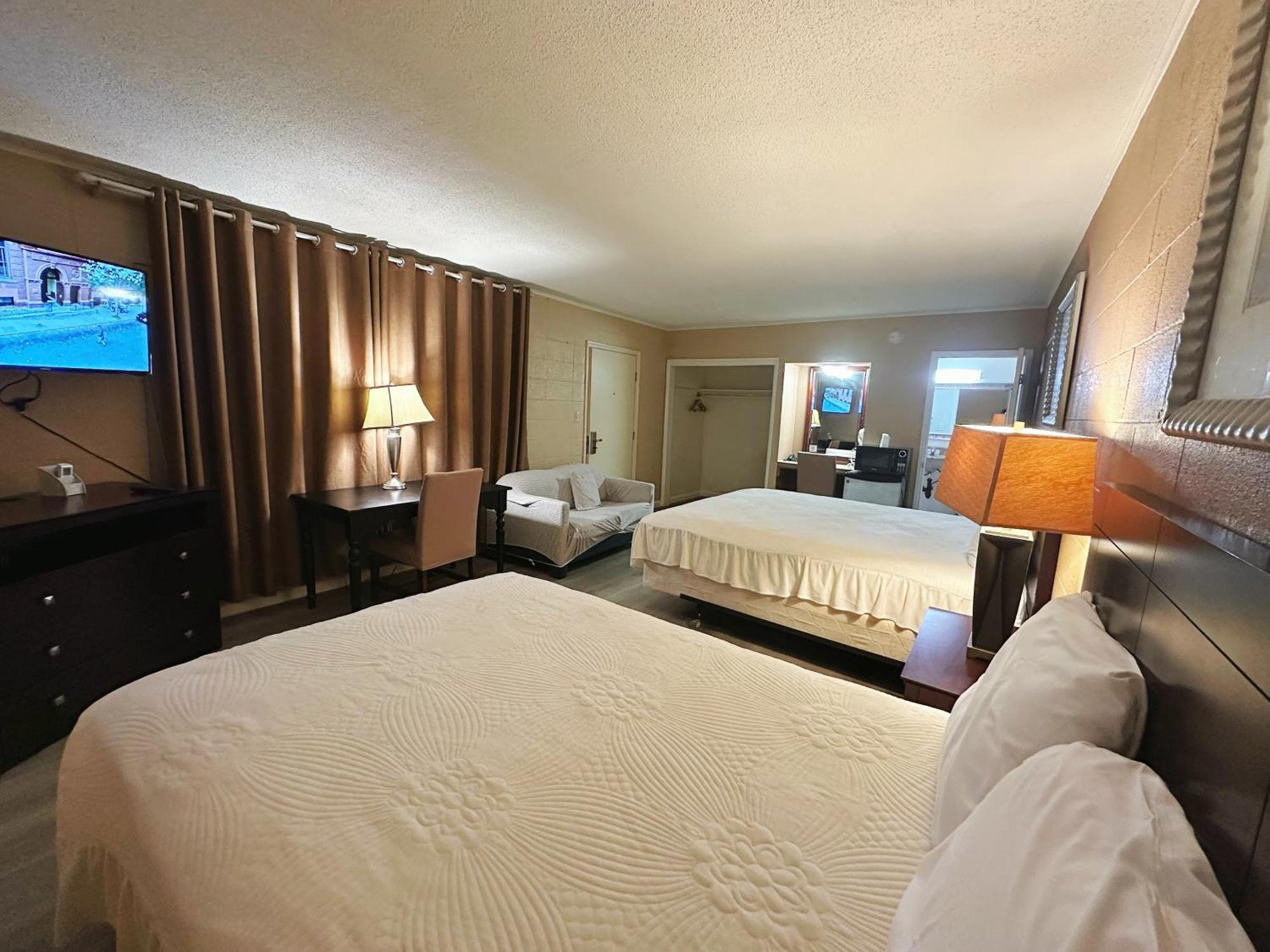 Royal Inn And Suites Hemet Εξωτερικό φωτογραφία