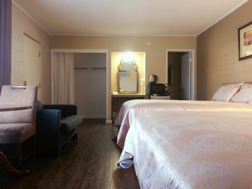 Royal Inn And Suites Hemet Εξωτερικό φωτογραφία