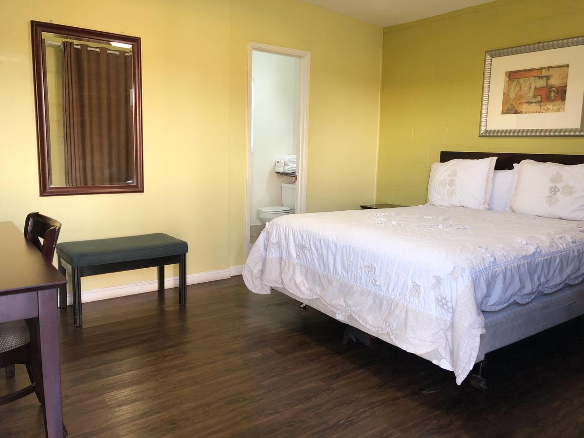 Royal Inn And Suites Hemet Εξωτερικό φωτογραφία