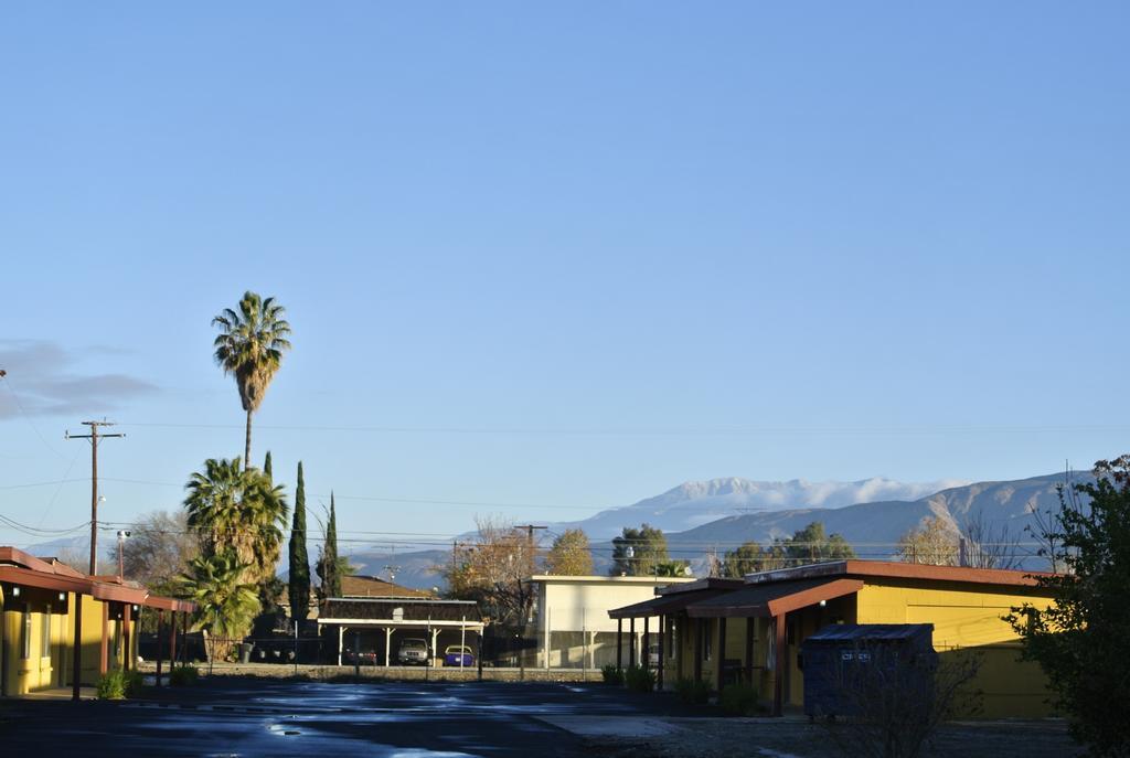Royal Inn And Suites Hemet Εξωτερικό φωτογραφία
