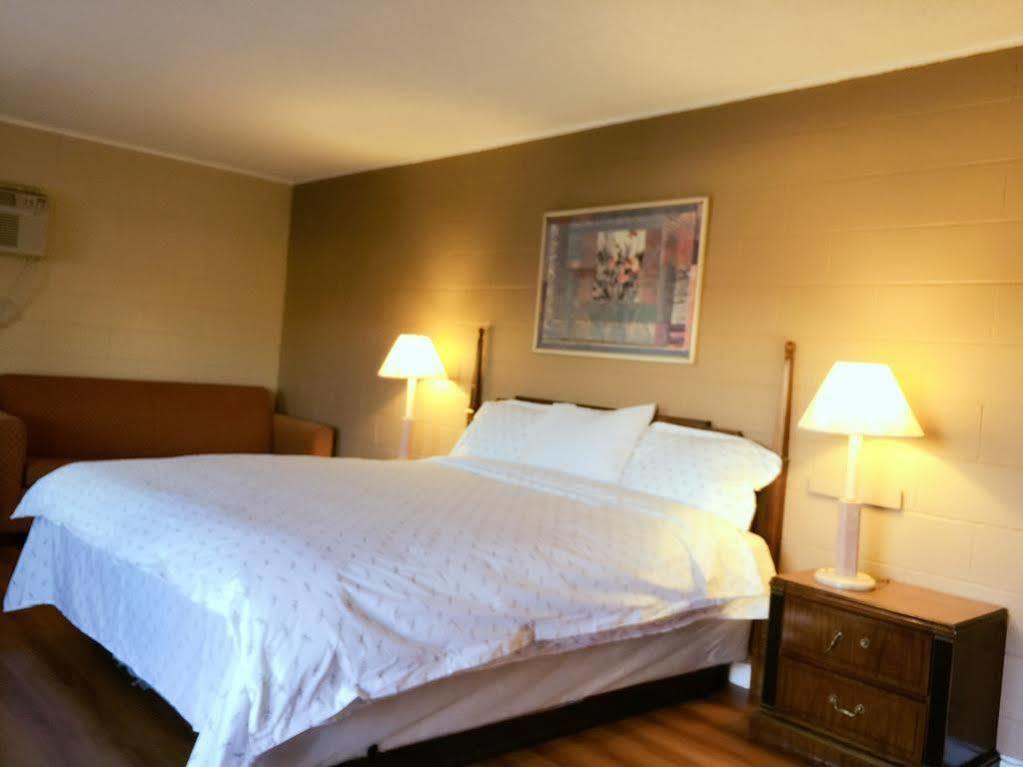 Royal Inn And Suites Hemet Εξωτερικό φωτογραφία
