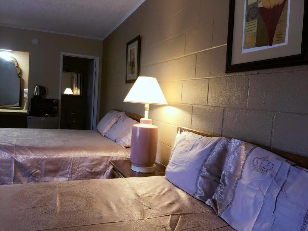 Royal Inn And Suites Hemet Εξωτερικό φωτογραφία