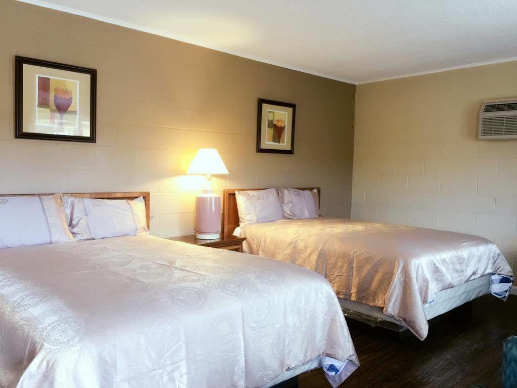 Royal Inn And Suites Hemet Εξωτερικό φωτογραφία
