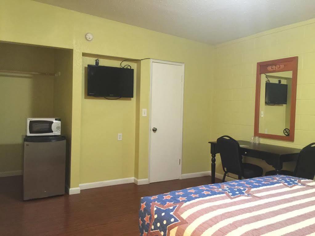 Royal Inn And Suites Hemet Εξωτερικό φωτογραφία