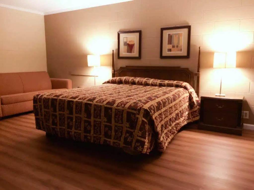 Royal Inn And Suites Hemet Εξωτερικό φωτογραφία