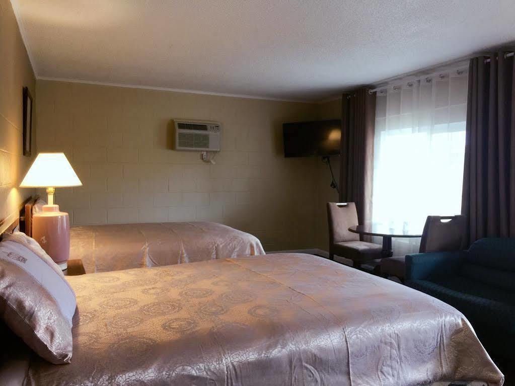 Royal Inn And Suites Hemet Εξωτερικό φωτογραφία