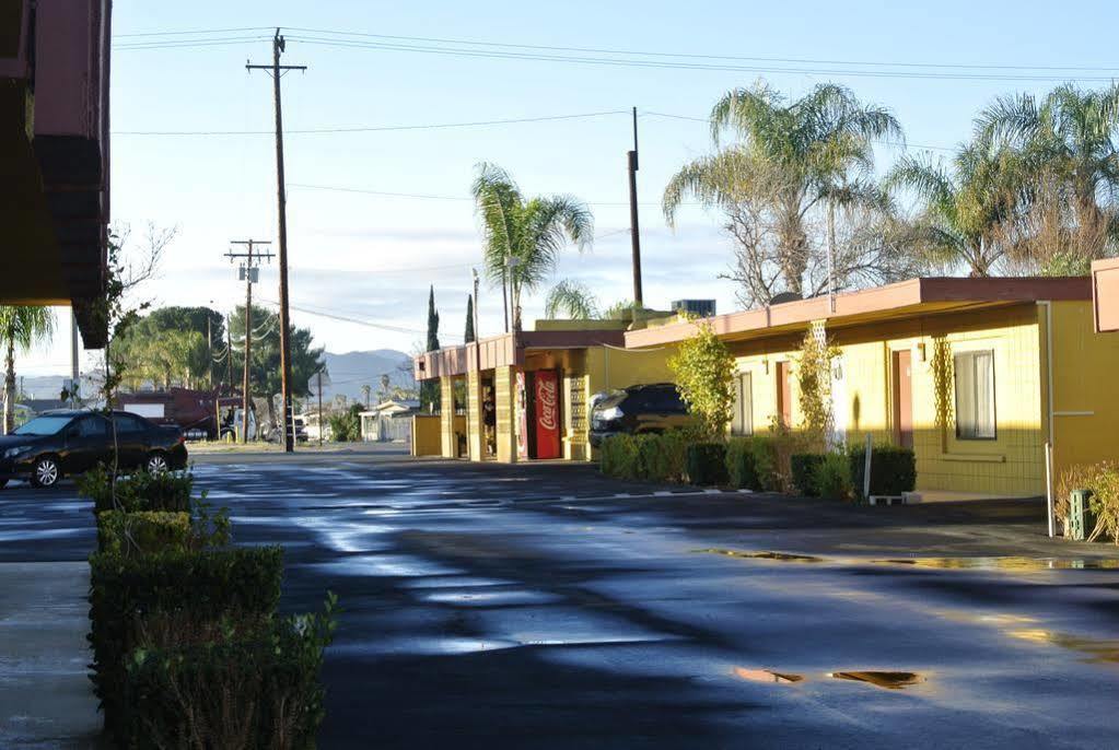 Royal Inn And Suites Hemet Εξωτερικό φωτογραφία
