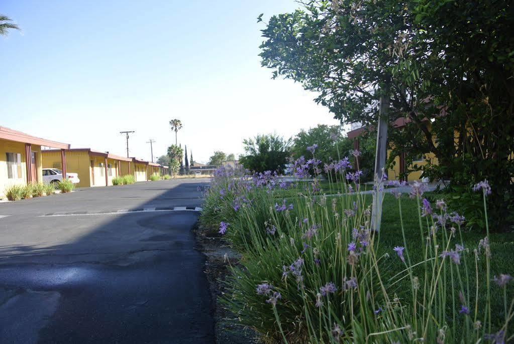Royal Inn And Suites Hemet Εξωτερικό φωτογραφία